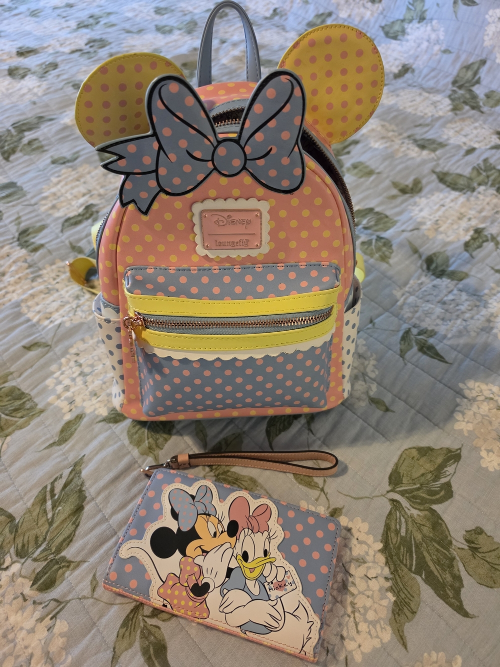 Disney Loungefly Minnie Mouse Polka Dot Backpack And Wallet